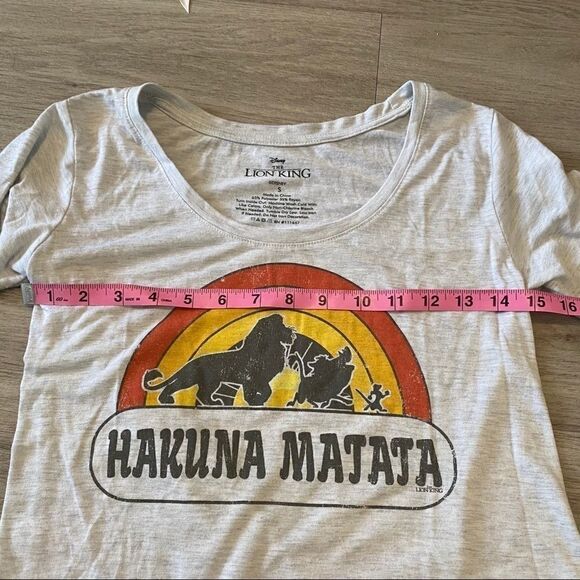 Disney, Hakuna Matata Lion King short sleeve top - Picture 4 of 5